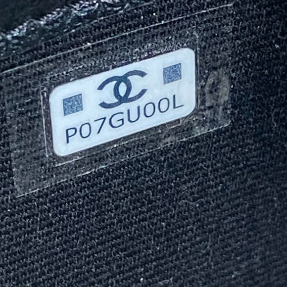 Authentic Chanel Mesh, Shiny Lambskin & Gold-Tone Metal Black Clutch On Chain - Picture 9 of 11